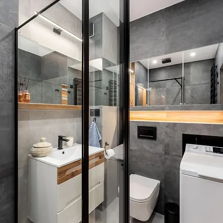 Malila Premium Cracow Tauron Arena Lema 15 קרקוב